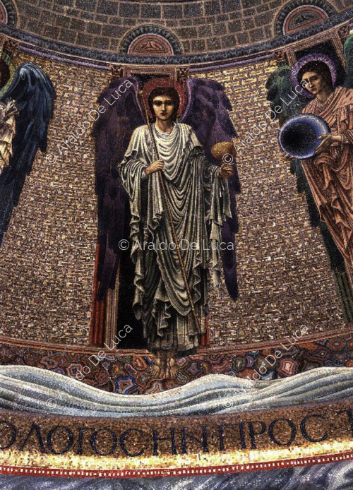Arcangelo Samuele con in mano un calice - particolare mosaico absidale