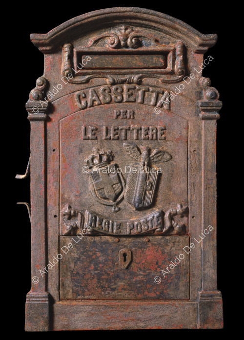Cassetta Postale con stemma sabaudo e Fascio Littorio