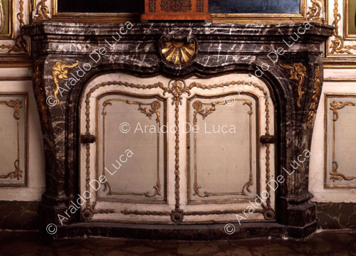 Kamin im Inneren des Königspalastes von Caserta