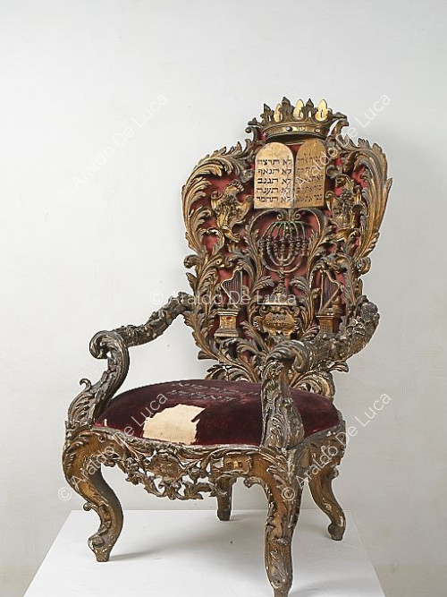La chaise du prophète Élie utilisée pour les circoncisions