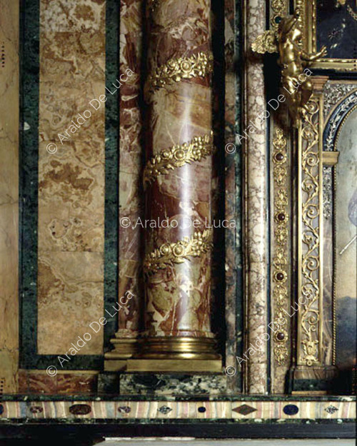 Cappella della Madonna. Altare. Particolare della decorazione