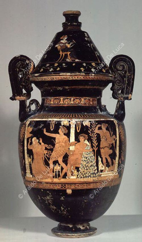 Volute krater with lid