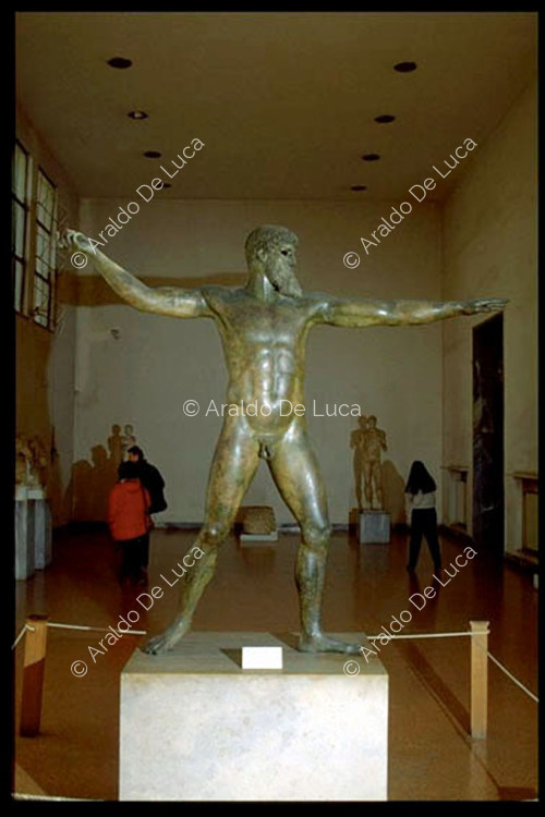 Statua di Poseidon da Capo Artemisio, in bronzo
