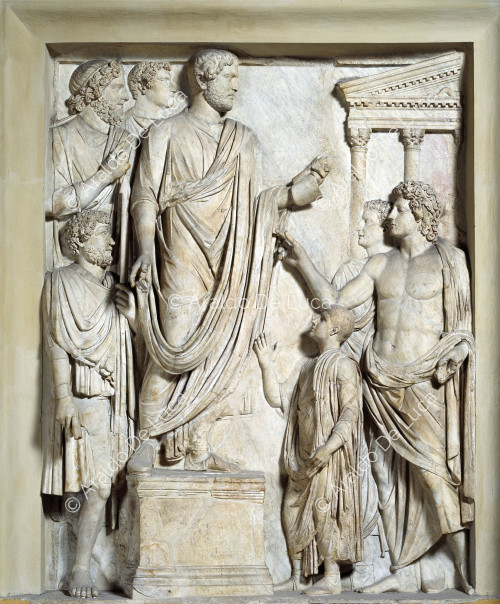 Distribution of food aid to Roman children - Relief from the Arch of Portugal, detail