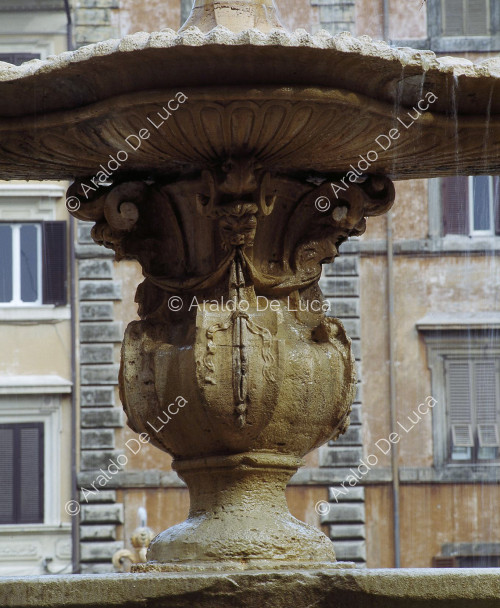 Springbrunnen auf der Piazza Venezia