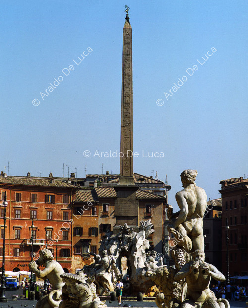 Veduta di Piazza Navona con l'obelisco