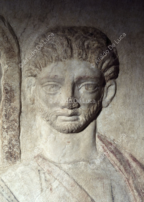 Maschera teatrale e soldato
