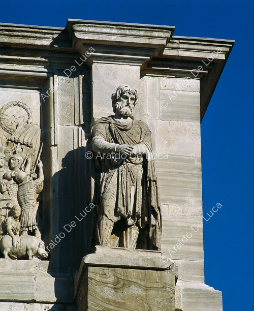 Arco di Costantino, statua di Dacio