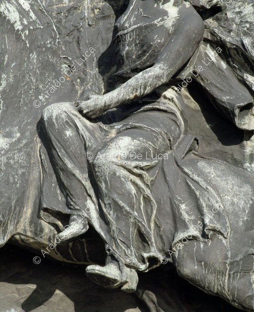 Panneggio delle veste di una dea - Monumento ad Anita Garibaldi, particolare