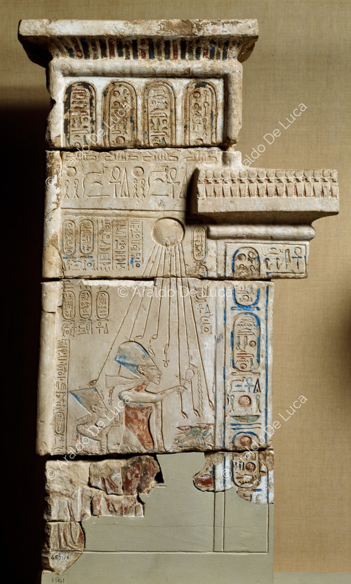 Fachada de un tabernáculo con Akenatón, Nefertiti y Atón