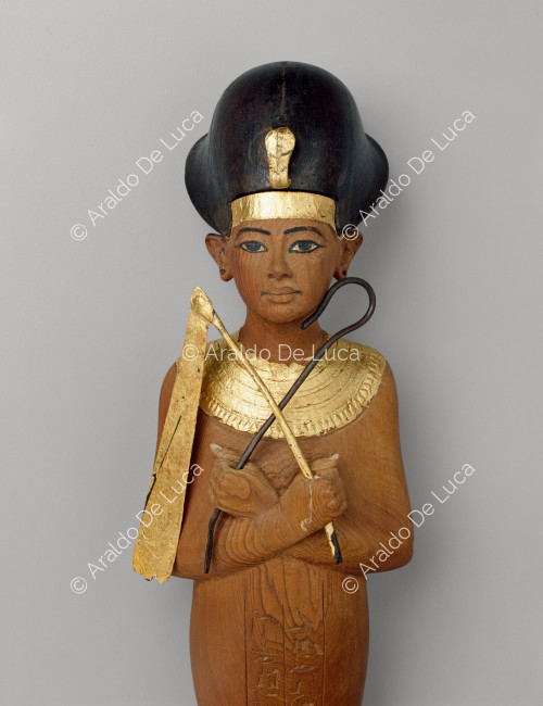 Tesoro de Tutankamón. Ushabty de Tutankamón con corona azul