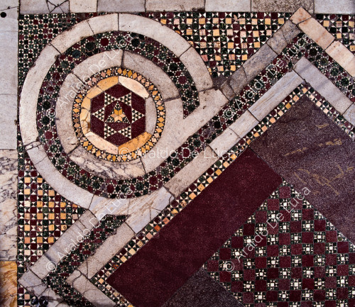 Decorazione musiva del pavimento. Particolare