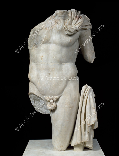 Male statue in heroic nudity