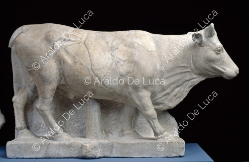 Statue of an ox belonging to a pastoral scene