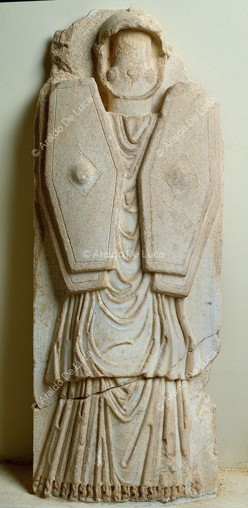 Relieve con estatua de Atenea