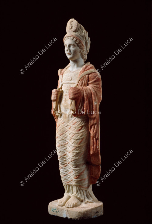 Polychrome statuette of Isis, detail