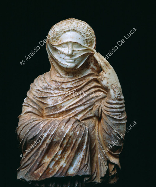 Busto funerario femminile velato