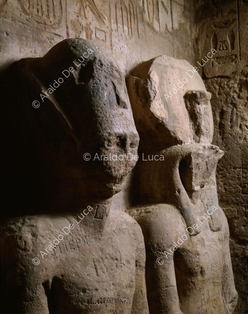 El santuario interior de Abu Simbel: detalle de Ramsés II y Ra-Horakhty
