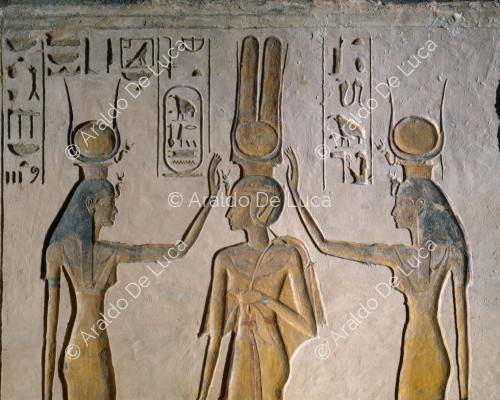 Hathor e Iside incoronano Nefertari (particolare)