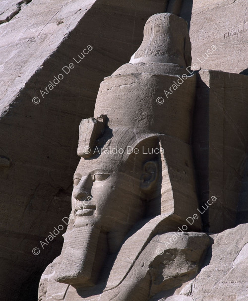 Fachada del Gran Templo de Abu Simbel: detalle de uno de los colosos