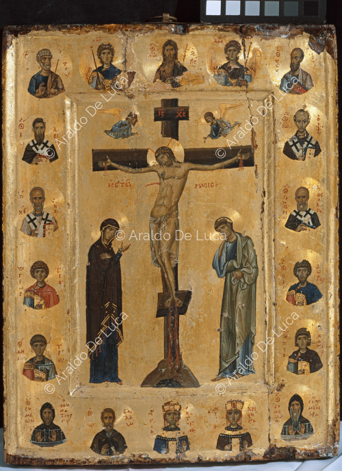 Ikone mit Kreuzigung und Heiligenfiguren