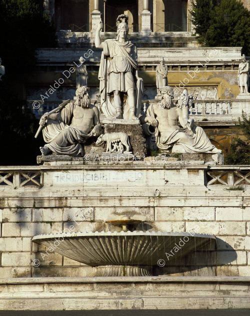 Fuente de los Leones en la Piazza del Popolo