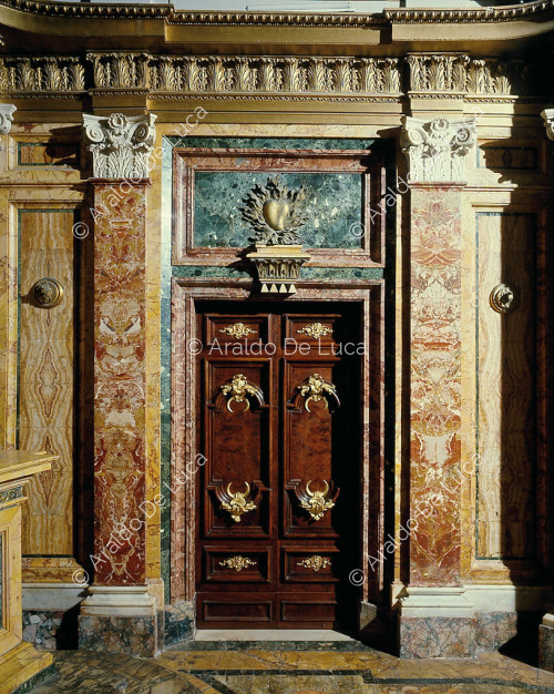 Cappella Antamoro. Porta