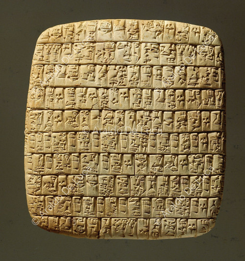 Tablilla cuneiforme con texto legal