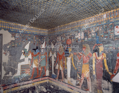 Horemheb con varias deidades