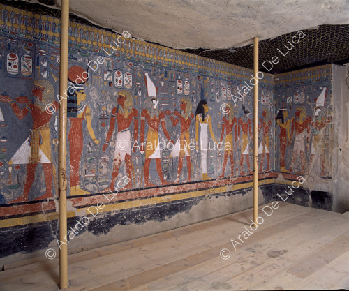 Horemheb con Osiride, Hathor, Horus, Iside, Anubi