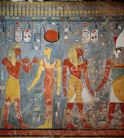 Horemheb mit Iside und Horus