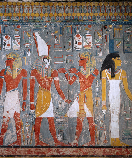 Horemheb ofrece vino a Horus