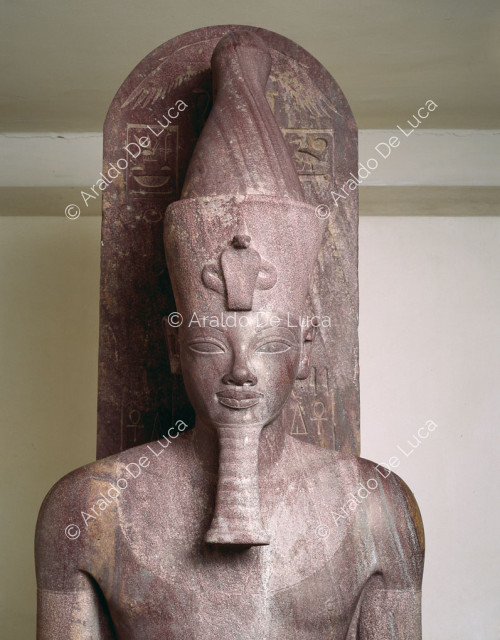 Amenhotep III - detalle del busto del soberano