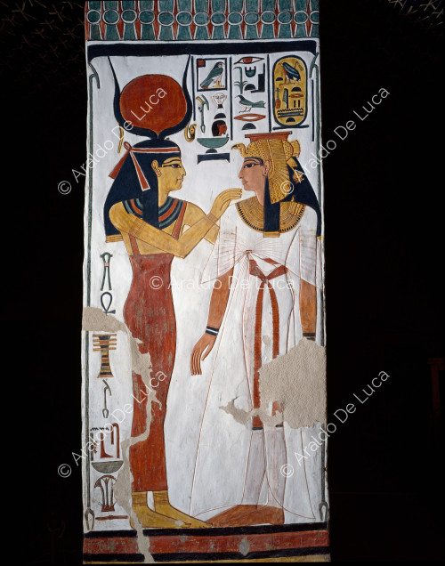 La reina Nefertari ante la diosa Hathor