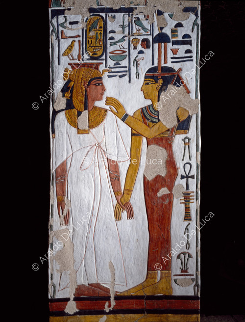 Die Göttin Hathor des Westens schützt Königin Nefertari