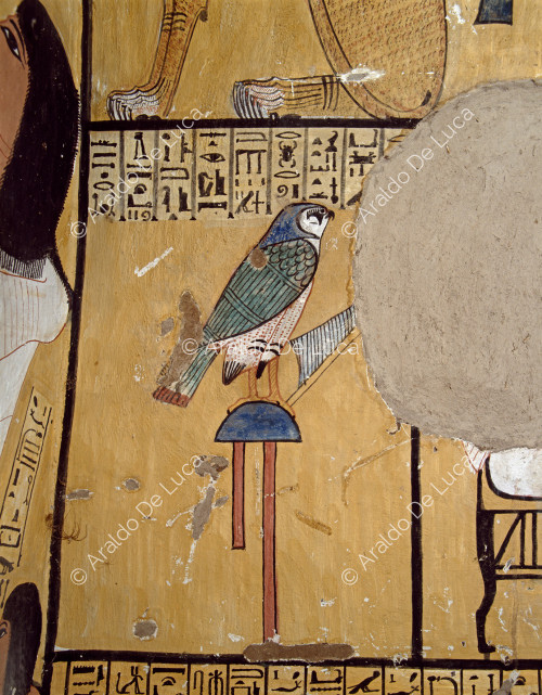 Detalle de la pintura de la pared frontal de la cámara funeraria de la tumba de Inherkau. Se puede ver una gran representación del signo jeroglífico de Occidente, el reino de los muertos: la lectura del signo es 