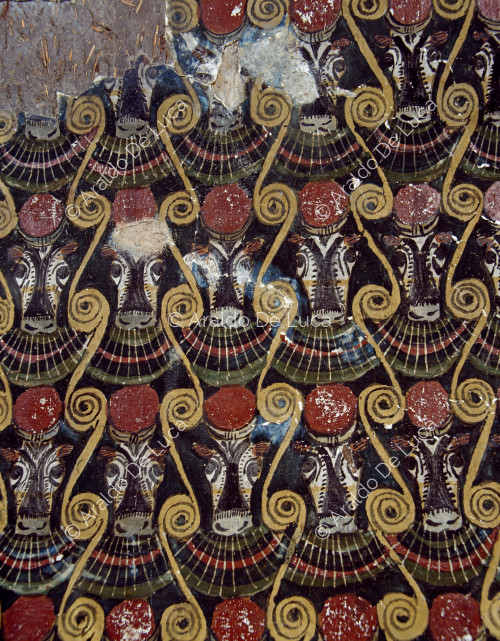 Detalle de la pintura del techo de la primera cámara de la tumba de Inherkau. Panel con una decoración conocida como 