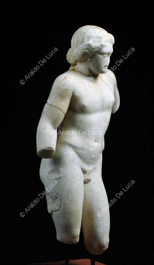 Statuetta in marmo di ragazzo