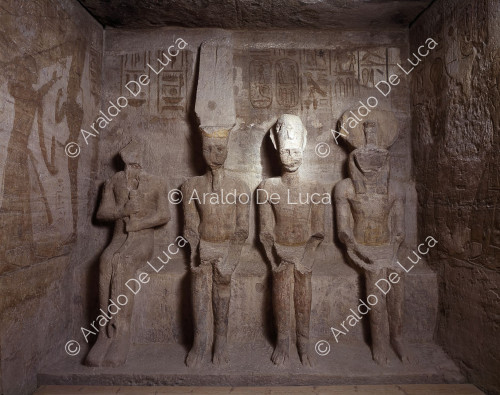 Das innere Heiligtum von Abu Simbel: Detail von Ramses II. zwischen Ptah, Amon-Ra und Ra-Horakhty