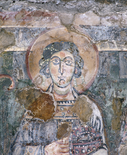 Fragmentos de fresco en la gruta de los santos
