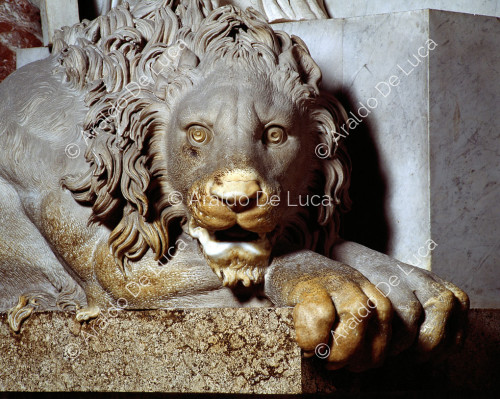 Denkmal für Clemens XIII. in Rezzonico. Detail des Löwen