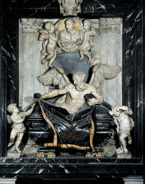 Monumento a monsignor Giulio Del Corno