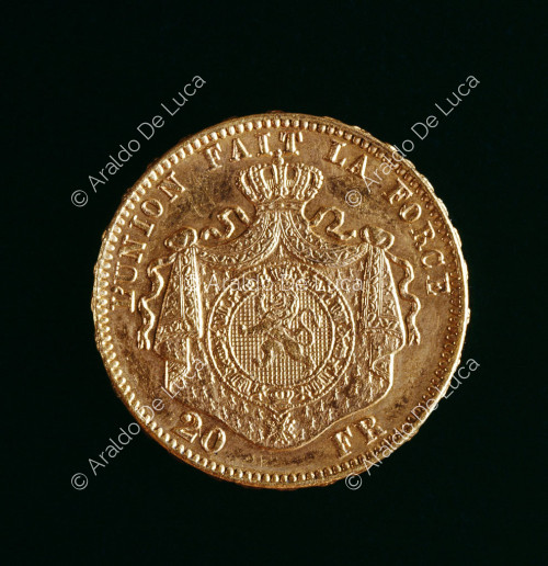 Stemma del Belgio coronato, al centro un leone rampante in uno scudo circolare, 20 franchi d'oro del re Leopoldo II di Belgio