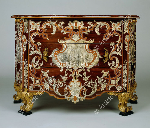 Veneered dresser with ivory inlays