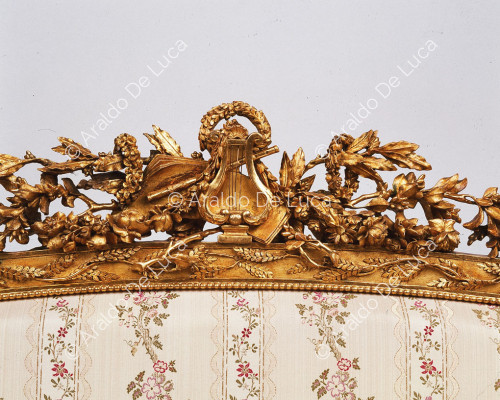 Sofa. Detail of the gilded bronze decorations