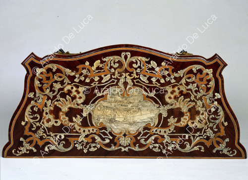 Burò (flap dresser with shelf). Detail