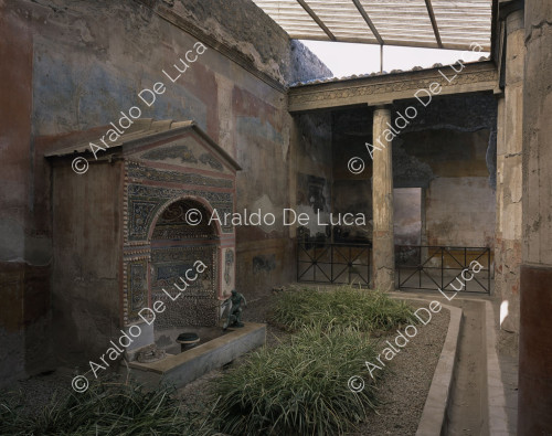 House of the Small Fountain. Peristyle and nymphaeum