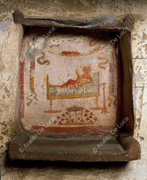 Maison du Lararium de Sarno. Niche avec fresque de Vénus