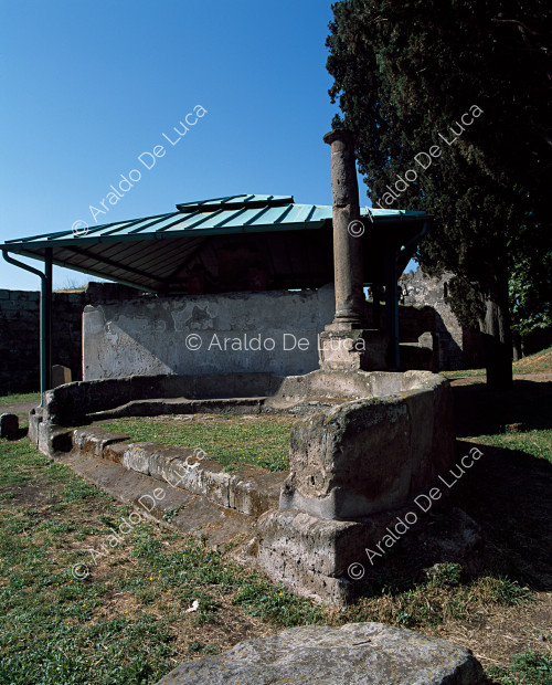Necropolis of Porta Vesuvio. Tomb of Vestorio Prisco and exedra tomb