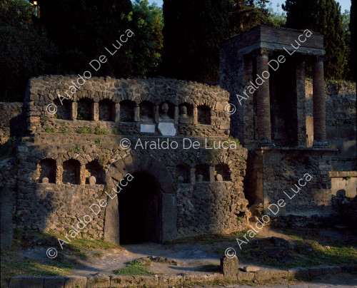 Necrópolis de Porta Nocera. Tumba nicho